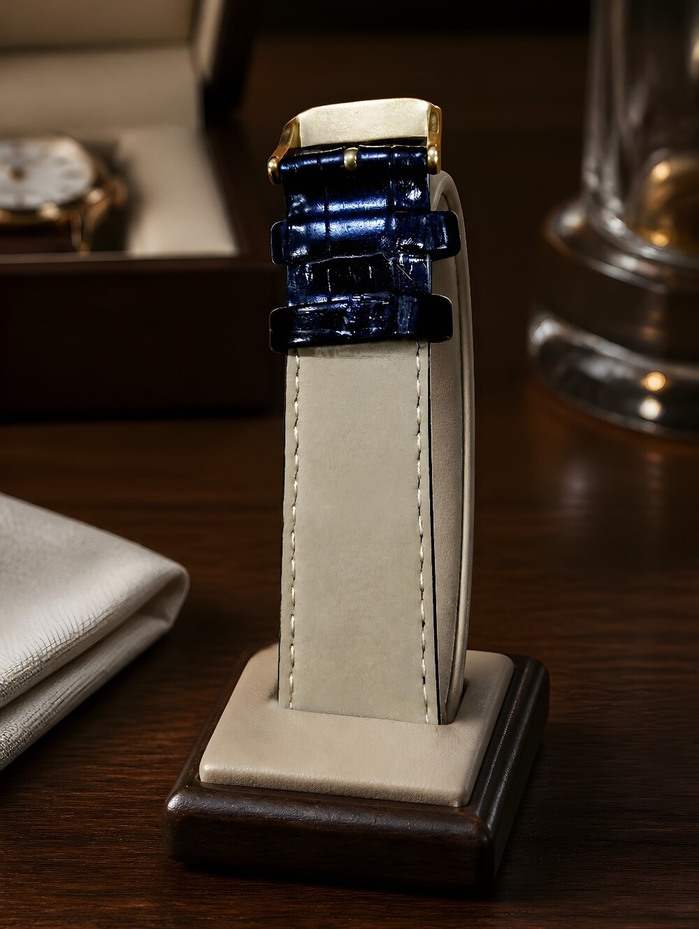 Citizen Quartz dress watch featuring a gold-tone rectangular "tank" Battery Work - Picture 8 of 8